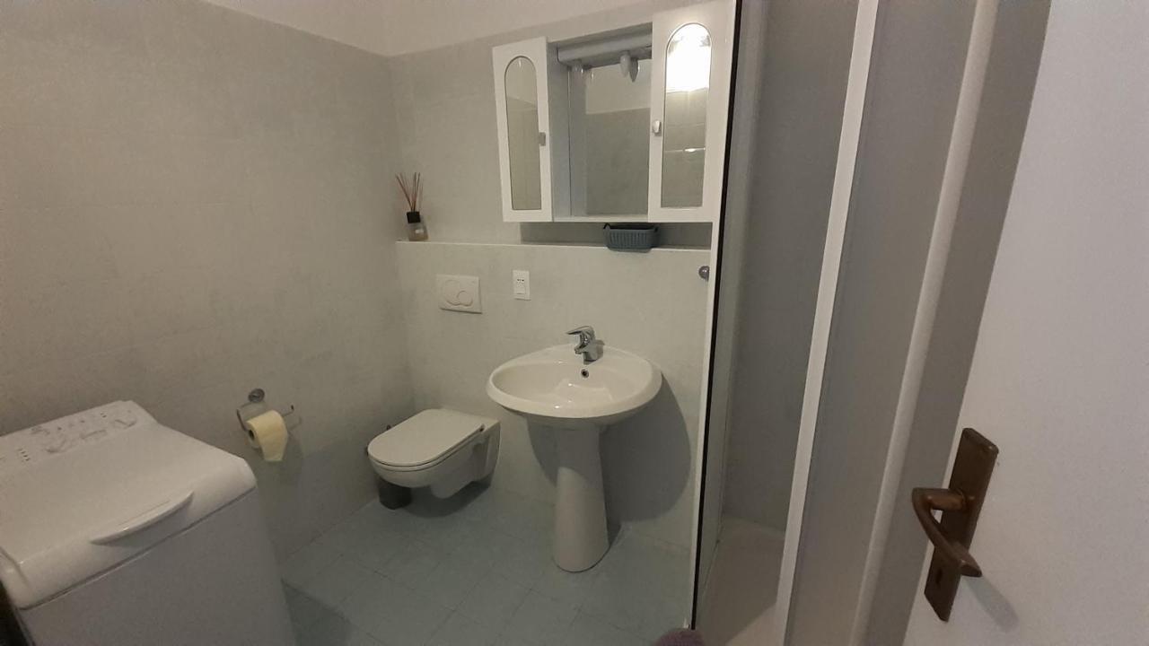 Flora Apartment Moltrasio Ngoại thất bức ảnh