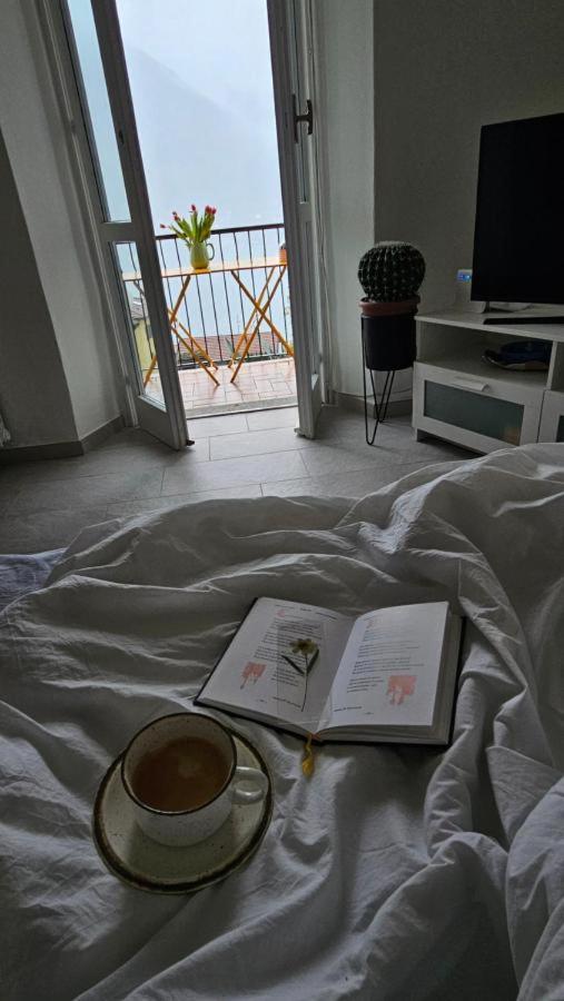 Flora Apartment Moltrasio Ngoại thất bức ảnh